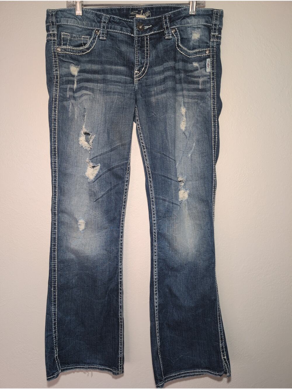 Silver Jeans Women's 33x31 Blue Frances Fit Flared Leg Distressed Boot Cut‎